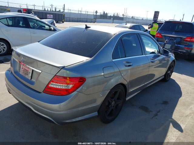 2013 Mercedes-benz C 250 Sport მანქანა იყიდება აუქციონზე, vin: WDDGF4HB8DR254654, აუქციონის ნომერი: 46318673