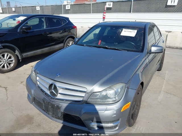 2013 Mercedes-benz C 250 Sport მანქანა იყიდება აუქციონზე, vin: WDDGF4HB8DR254654, აუქციონის ნომერი: 46318673