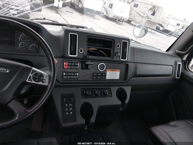 Продажа на аукционе авто 2025 Freightliner M2 106, vin: 3AKBCYD2XSDVK7797, номер лота: 46318677