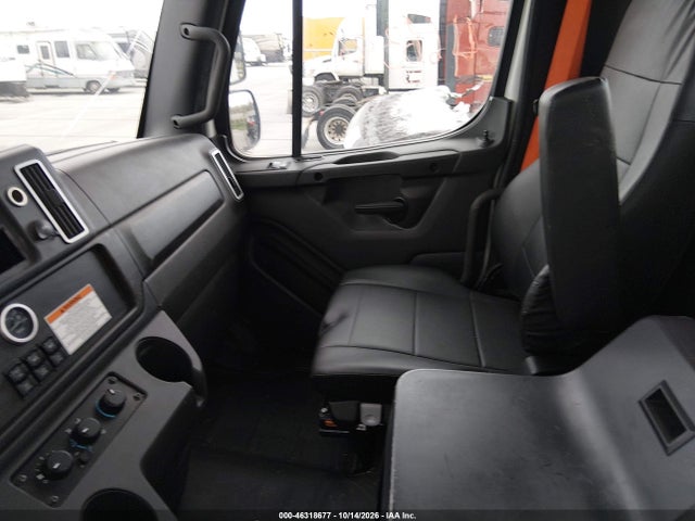Продажа на аукционе авто 2025 Freightliner M2 106, vin: 3AKBCYD2XSDVK7797, номер лота: 46318677