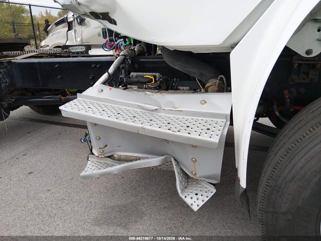 Продажа на аукционе авто 2025 Freightliner M2 106, vin: 3AKBCYD2XSDVK7797, номер лота: 46318677