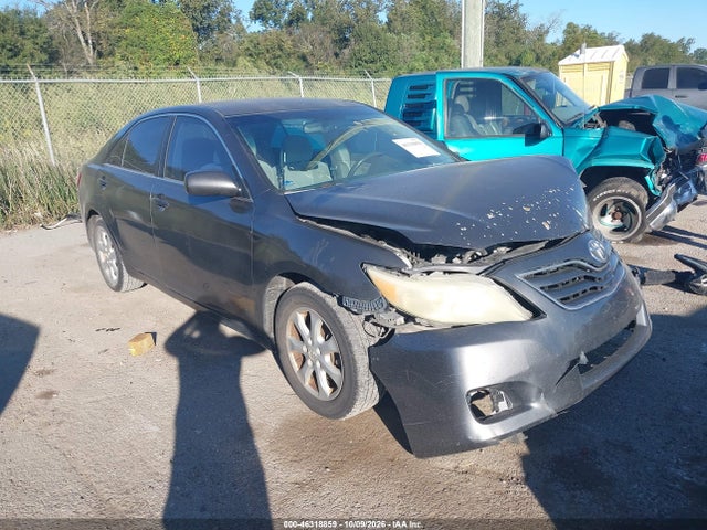 46318859 :رقم المزاد ، 4T4BF3EK1AR082688 vin ، 2010 Toyota Camry Le مزاد بيع
