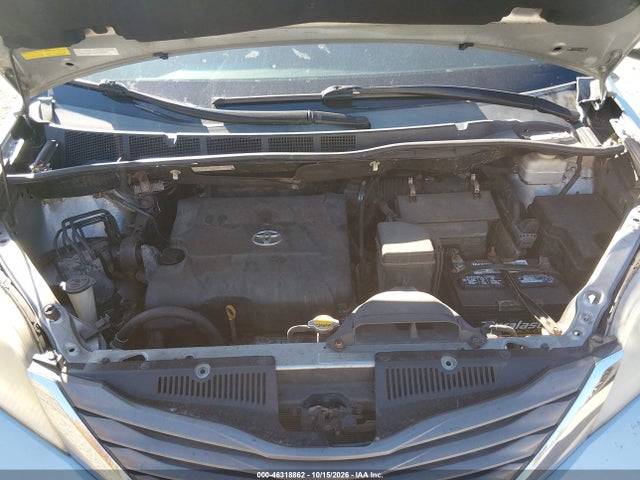 46318862 :رقم المزاد ، 5TDDK3DC7BS006895 vin ، 2011 Toyota Sienna Xle مزاد بيع