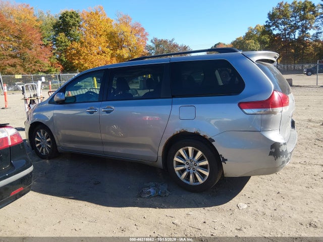 46318862 :رقم المزاد ، 5TDDK3DC7BS006895 vin ، 2011 Toyota Sienna Xle مزاد بيع