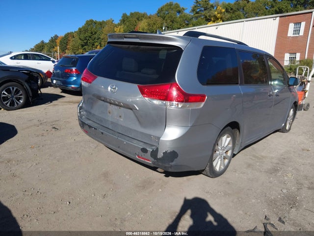 46318862 :رقم المزاد ، 5TDDK3DC7BS006895 vin ، 2011 Toyota Sienna Xle مزاد بيع