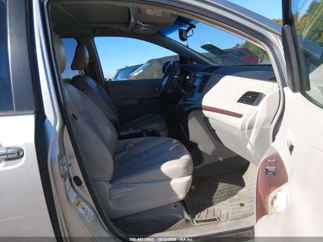 46318862 :رقم المزاد ، 5TDDK3DC7BS006895 vin ، 2011 Toyota Sienna Xle مزاد بيع