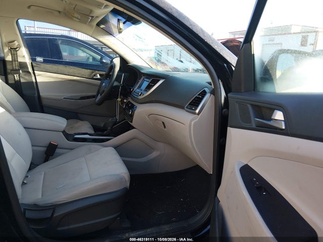 KM8J33A46HU282742 Hyundai TUCSON SE
