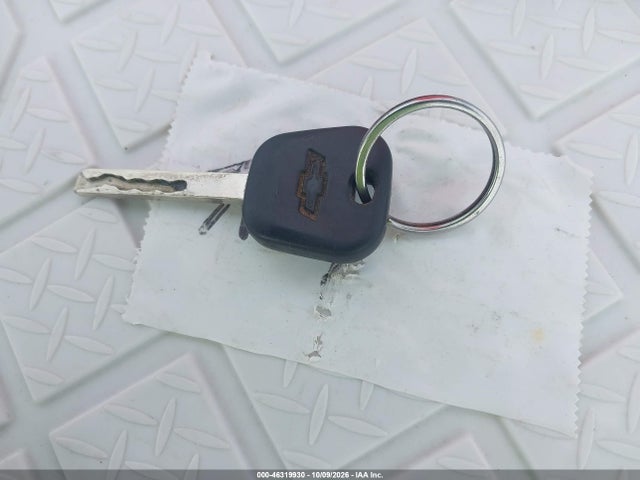 Продаж на аукціоні авто 2017 Chevrolet Silverado 1500 1lt, vin: 1GCVKREC6HZ132761, номер лоту: 46319930