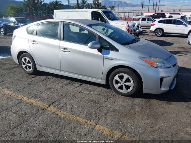 Toyota Prius Two 2015 JTDKN3DU5F0396881 Image 13