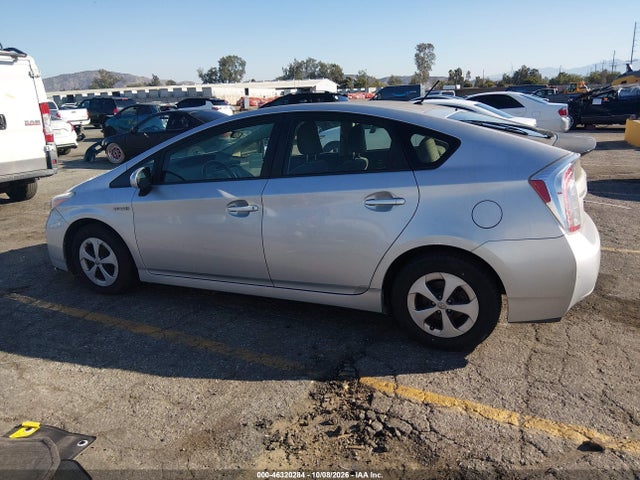 Toyota Prius Two 2015 JTDKN3DU5F0396881 Image 14
