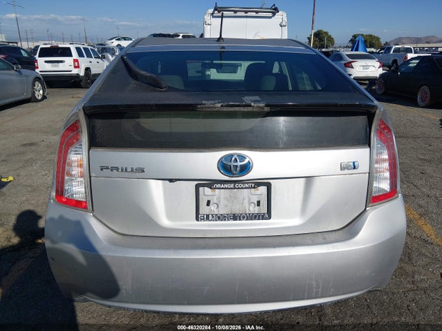 Toyota Prius Two 2015 JTDKN3DU5F0396881 Image 16