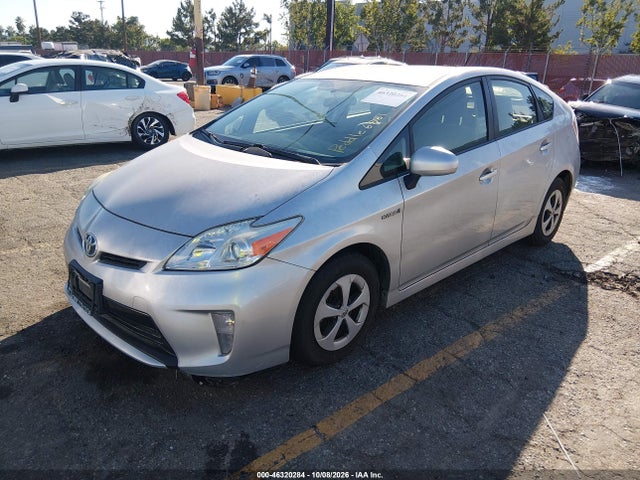 Toyota Prius Two 2015 JTDKN3DU5F0396881 Image 2