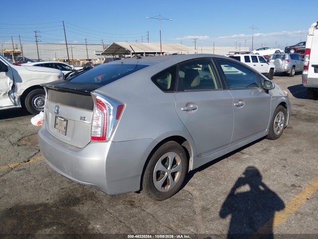 Toyota Prius Two 2015 JTDKN3DU5F0396881 Image 4