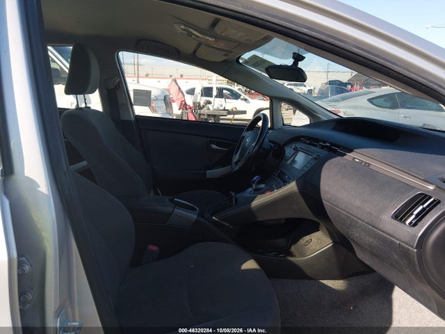 Toyota Prius Two 2015 JTDKN3DU5F0396881 Image 5