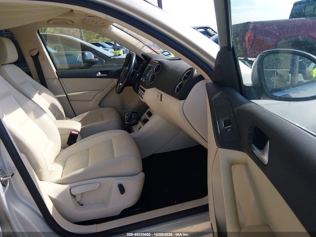 2015 Volkswagen Tiguan Sel მანქანა იყიდება აუქციონზე, vin: WVGAV7AX6FW556034, აუქციონის ნომერი: 46320460