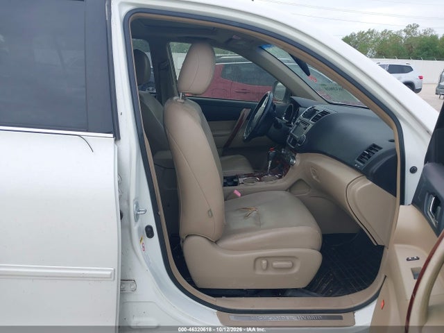46320618 :رقم المزاد ، JTEDC3EH0D2011174 vin ، 2013 Toyota Highlander Hybrid Limited V6 مزاد بيع