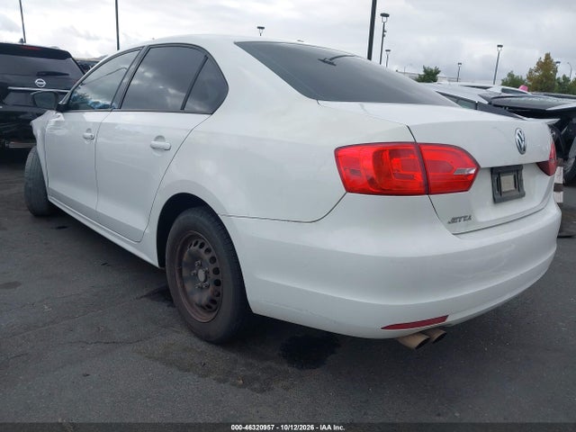 2014 Volkswagen Jetta 2.0l S მანქანა იყიდება აუქციონზე, vin: 3VW2K7AJ1EM304622, აუქციონის ნომერი: 46320957