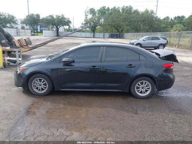 46321049 :رقم المزاد ، JTDEAMDE1NJ052805 vin ، 2022 Toyota Corolla Hybrid Le مزاد بيع