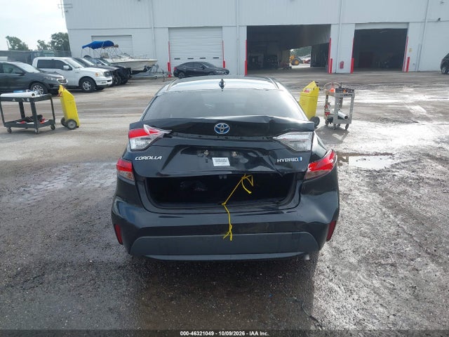46321049 :رقم المزاد ، JTDEAMDE1NJ052805 vin ، 2022 Toyota Corolla Hybrid Le مزاد بيع