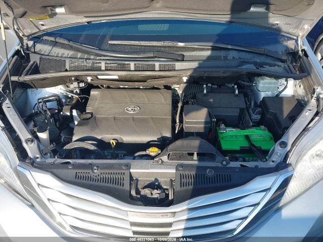 5TDYK3DC7ES499452 Toyota Sienna Limited V6 7 Passenger