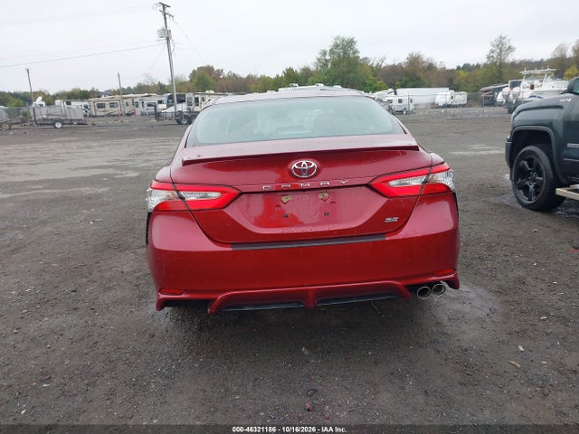 46321186 :رقم المزاد ، 4T1B11HK0JU617468 vin ، 2018 Toyota Camry Se مزاد بيع