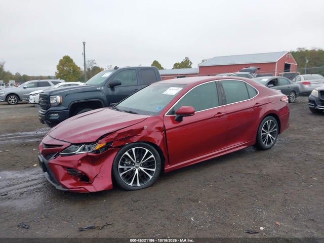 46321186 :رقم المزاد ، 4T1B11HK0JU617468 vin ، 2018 Toyota Camry Se مزاد بيع