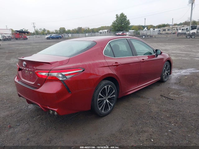 46321186 :رقم المزاد ، 4T1B11HK0JU617468 vin ، 2018 Toyota Camry Se مزاد بيع