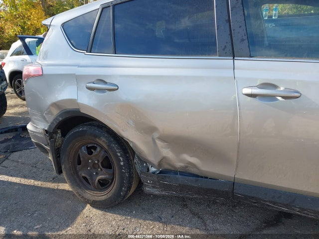 46321366 :رقم المزاد ، 2T3ZFREVXJW516720 vin ، 2018 Toyota Rav4 Le مزاد بيع