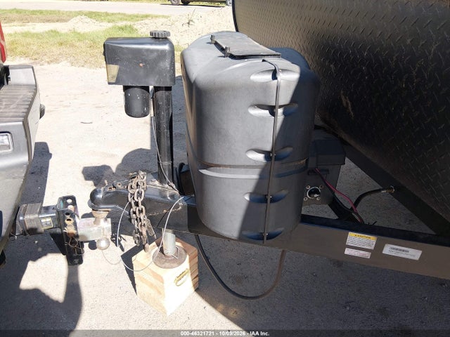 Forest River Other 2018 4X4TSM721J7417233 Image 10