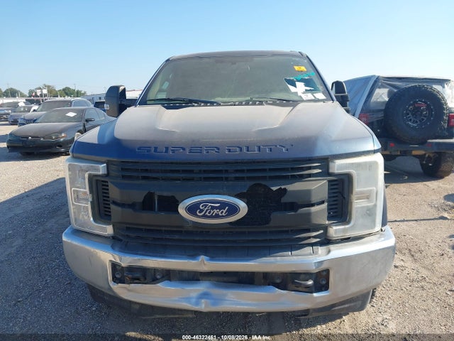 46322461 :رقم المزاد ، 1FT7X2B6XJEC69036 vin ، 2018 Ford F-250 Xl مزاد بيع