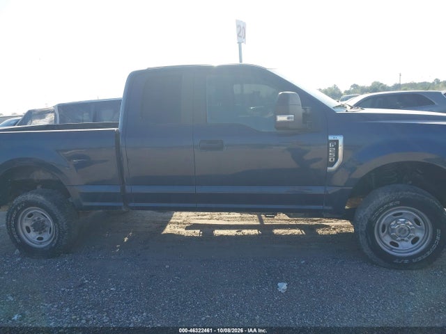 46322461 :رقم المزاد ، 1FT7X2B6XJEC69036 vin ، 2018 Ford F-250 Xl مزاد بيع