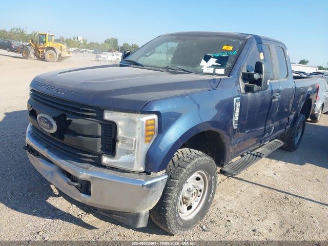 46322461 :رقم المزاد ، 1FT7X2B6XJEC69036 vin ، 2018 Ford F-250 Xl مزاد بيع