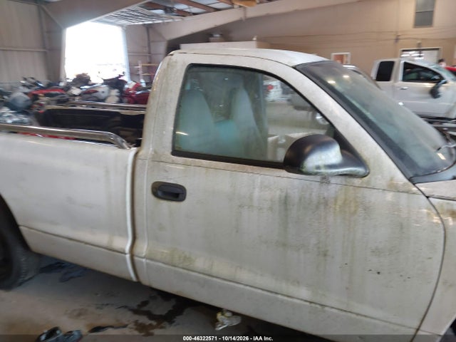 46322571 :رقم المزاد ، 1B7FL26X6WS639840 vin ، 1998 Dodge Dakota Slt/sport مزاد بيع