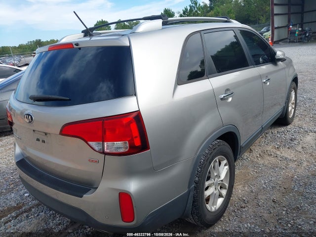 KIA Sorento Lx V6 2014 5XYKT4A75EG517458 Image 4