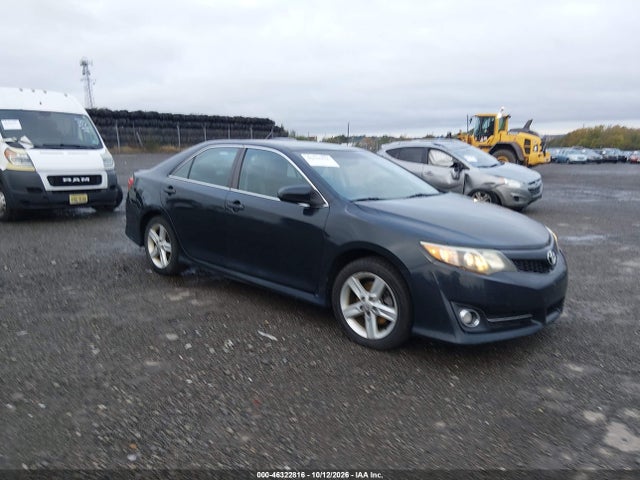 46322816 :رقم المزاد ، 4T1BF1FK2EU340252 vin ، 2014 Toyota Camry Se مزاد بيع