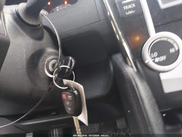 46322816 :رقم المزاد ، 4T1BF1FK2EU340252 vin ، 2014 Toyota Camry Se مزاد بيع