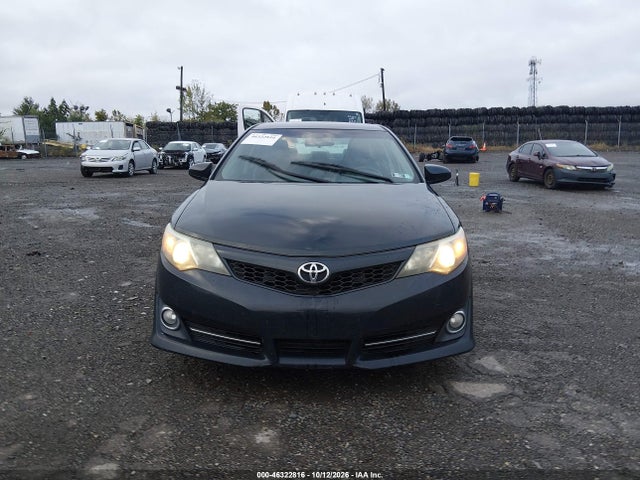 46322816 :رقم المزاد ، 4T1BF1FK2EU340252 vin ، 2014 Toyota Camry Se مزاد بيع