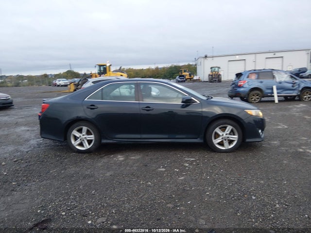46322816 :رقم المزاد ، 4T1BF1FK2EU340252 vin ، 2014 Toyota Camry Se مزاد بيع