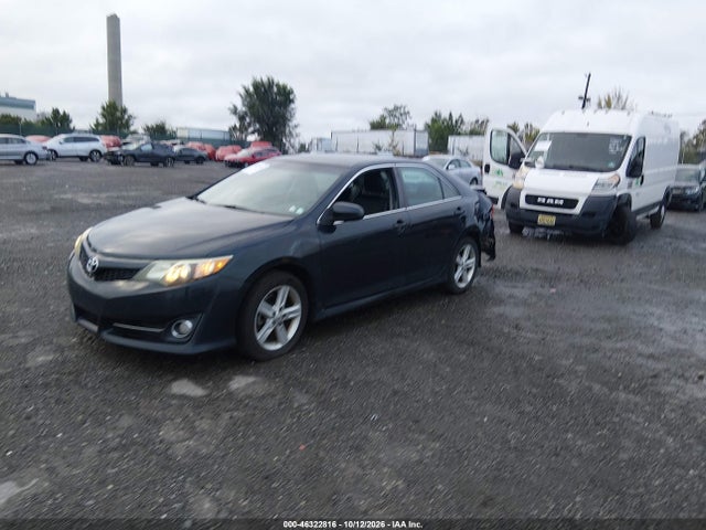 46322816 :رقم المزاد ، 4T1BF1FK2EU340252 vin ، 2014 Toyota Camry Se مزاد بيع