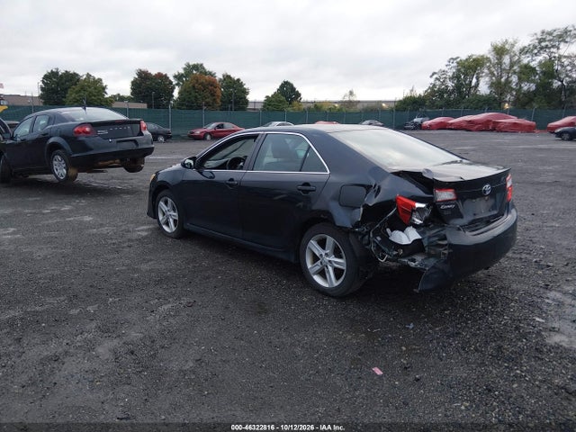 46322816 :رقم المزاد ، 4T1BF1FK2EU340252 vin ، 2014 Toyota Camry Se مزاد بيع