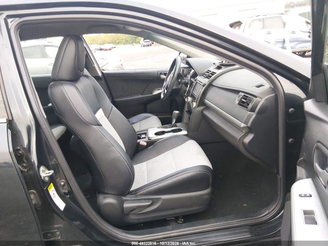 46322816 :رقم المزاد ، 4T1BF1FK2EU340252 vin ، 2014 Toyota Camry Se مزاد بيع