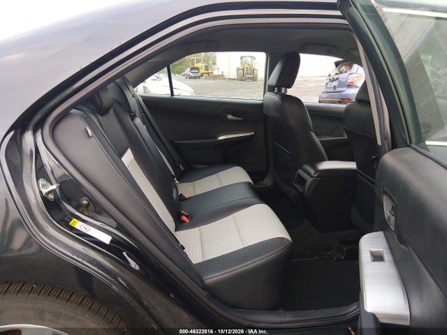 46322816 :رقم المزاد ، 4T1BF1FK2EU340252 vin ، 2014 Toyota Camry Se مزاد بيع