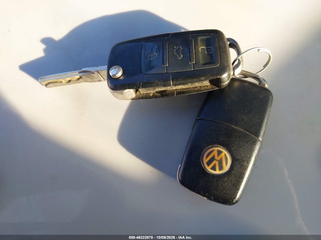 2010 Volkswagen Gti 4-door მანქანა იყიდება აუქციონზე, vin: WVWHV7AJ5AW176092, აუქციონის ნომერი: 46322978