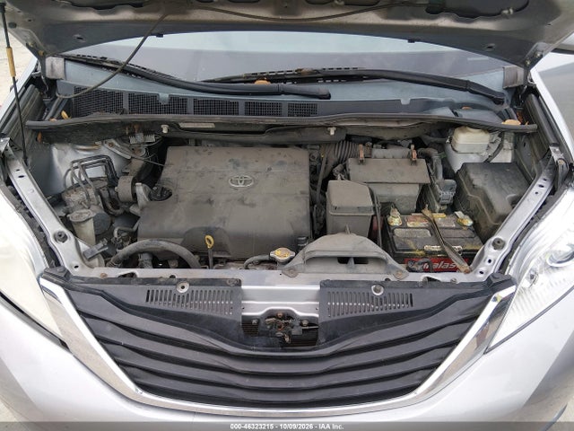 46323215 :رقم المزاد ، 5TDKK3DC3ES474893 vin ، 2014 Toyota Sienna Le V6 8 Passenger مزاد بيع