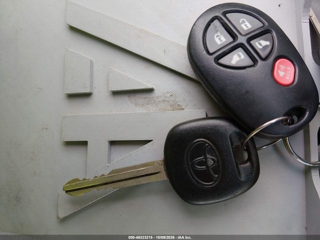 46323215 :رقم المزاد ، 5TDKK3DC3ES474893 vin ، 2014 Toyota Sienna Le V6 8 Passenger مزاد بيع