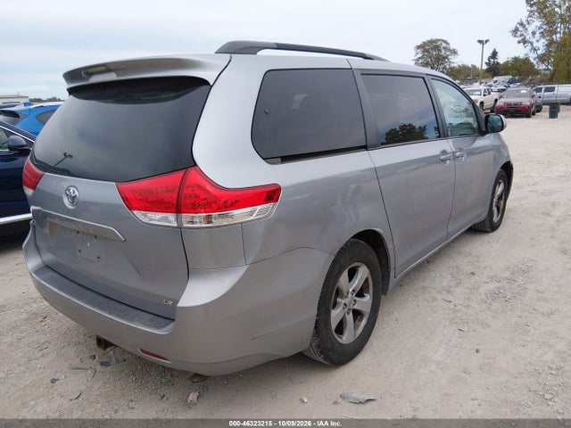 46323215 :رقم المزاد ، 5TDKK3DC3ES474893 vin ، 2014 Toyota Sienna Le V6 8 Passenger مزاد بيع