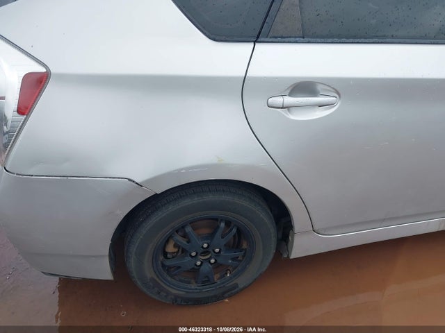 Auction sale of the 2015 Toyota Prius Two, vin: JTDKN3DU9F1997401, lot number: 46323318