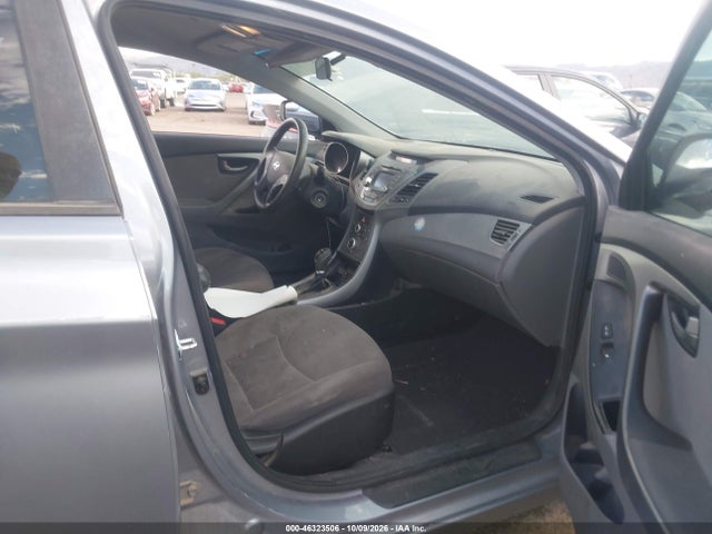 5NPDH4AE1FH641021 Hyundai ELANTRA SE