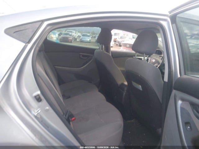 5NPDH4AE1FH641021 Hyundai ELANTRA SE