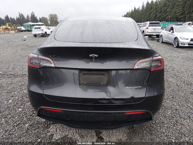 Tesla Model Y Long Range Dual Motor All-wheel Drive 2024 7SAYGDEE2RF166273 Image 17